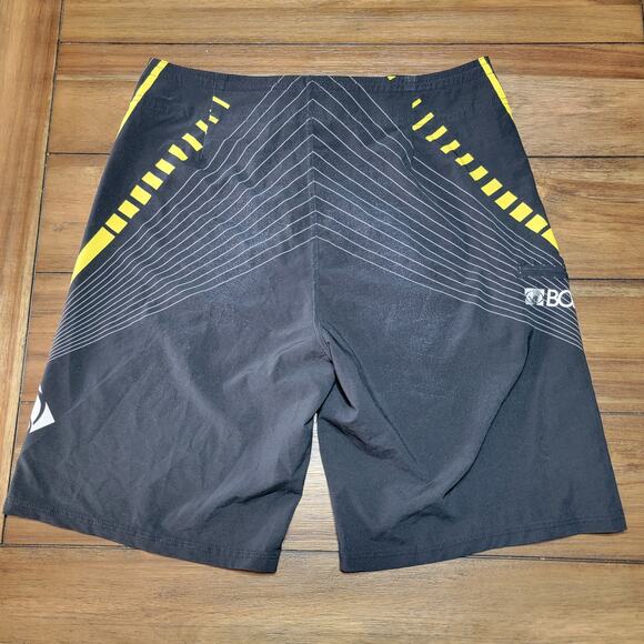 Body Glove Vapor Skin Black & Yellow Board Shorts - Size 32 - Picture 3 of 5